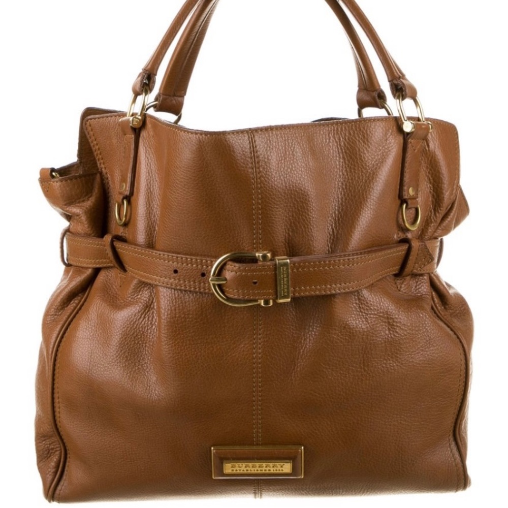 Gorgeous Burberry bag in wonderful condition